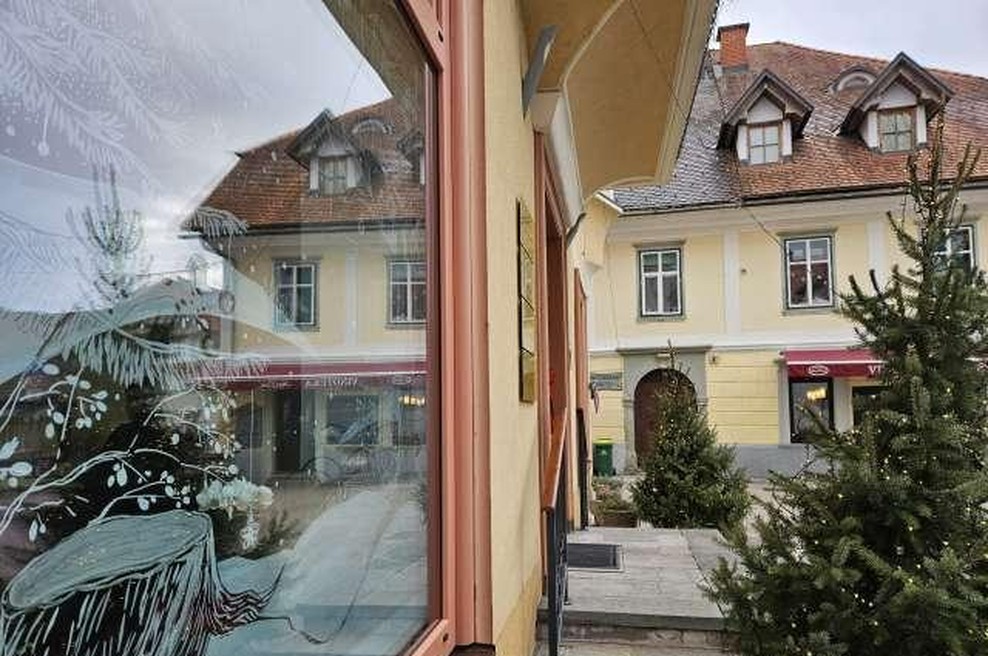 Radovljica v prazničnem decembru izstopa: namesto na lučke stavijo na ... (FOTO) (foto: STA/Tinkara Zupan)