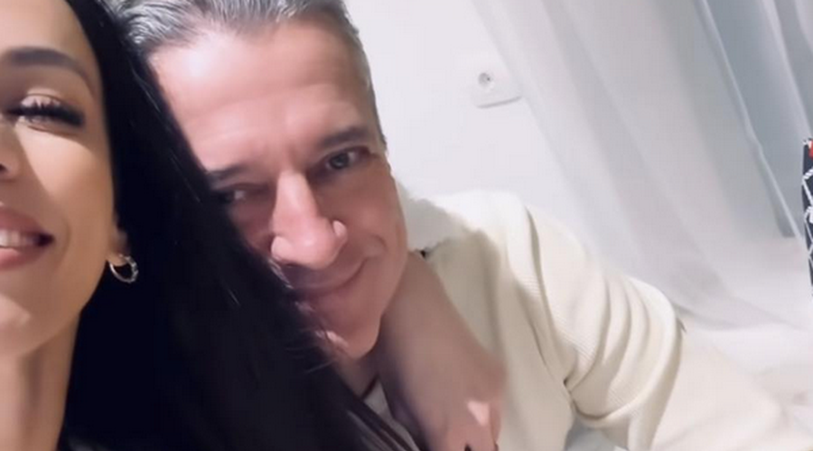 Tina Gaber pokazala, kako sta s premierjem Golobom preživela božič (FOTO) (foto: Instagram/tinagaber)