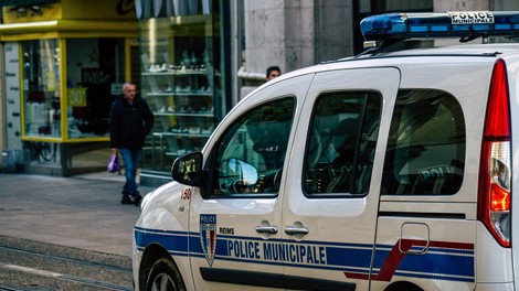 policijski avto policija Francija