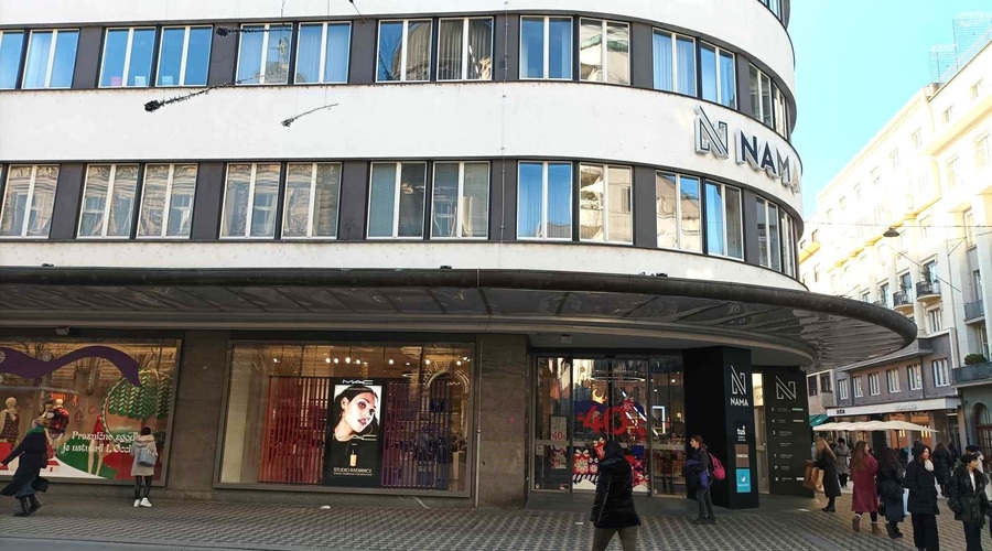 Bo v središču Ljubljane sploh še možno nakupovati? Po novem letu se poslavlja še ena znana trgovina (foto: M.P.)