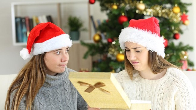 Ste razočarani nad božičnim darilom? Niste edini! (Poglejte, kaj je najbolj razočaralo obdarovance) (foto: Profimedia)