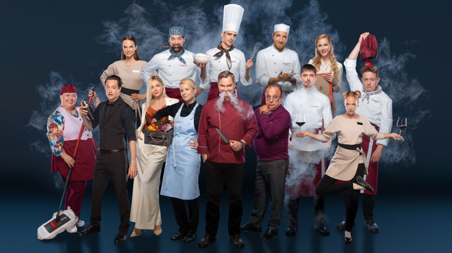 Ne boste verjeli, katera zvezdnika resničnostnih šovov sta se pojavila v seriji Ja, Chef! (Ste ju opazili?) (foto: VOYO)