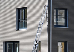 Moški na območju Hajdoš padel z lestve: ni mu bilo več pomoči