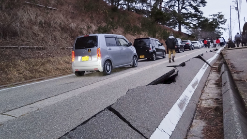 Japonska trepeta pred najhujšim: oblasti svarijo, ljudje bežijo, prizori pa so zastrašujoči (FOTO+VIDEO)