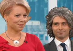 Urška Klakočar Zupančič v nikdar videnem prizoru: "Pa kdo si ti?! Si stric iz ozadja? Butasto izgledaš!" (VIDEO)