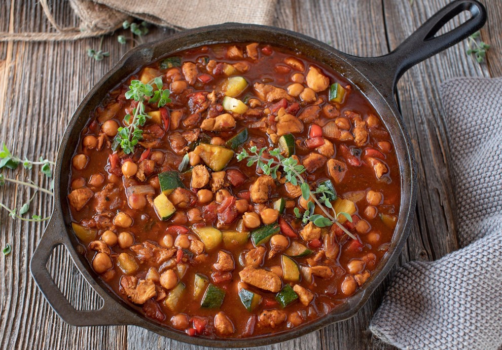 ENOLONČNICA ZA DOLGO ŽIVLJENJE V ombočju modrih con ljudje pogosto uživajo enolončnice iz zelenjave in stročnic. Takšne jedi zagotavljajo veliko …