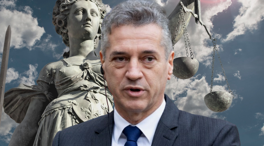 Sodniki in tožilci zaradi prenizkih plač na ulice: Robert Golob vztraja, da dogovora o plačni reformi ne morejo izpeljati (foto: Profimedia/fotomontaža)