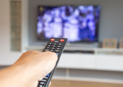 Priljubljeni televizijski operater naročnikom onemogočil gledanje programov Planet TV: kaj se dogaja?