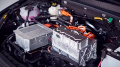 Osupljiva zgodba mame, ki je s pomočjo električnega avtomobila rešila življenje umirajočemu sinu