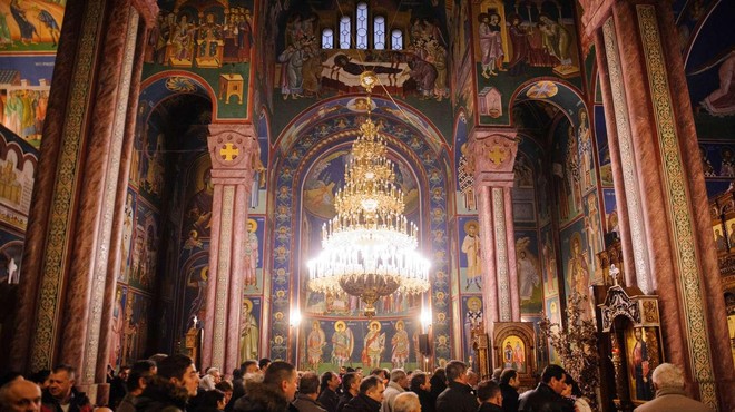 Čas za pravoslavni božič: verniki bodo obeležili badnji dan (foto: STA/Nebojša Tejić)