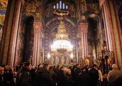 Čas za pravoslavni božič: verniki bodo obeležili badnji dan