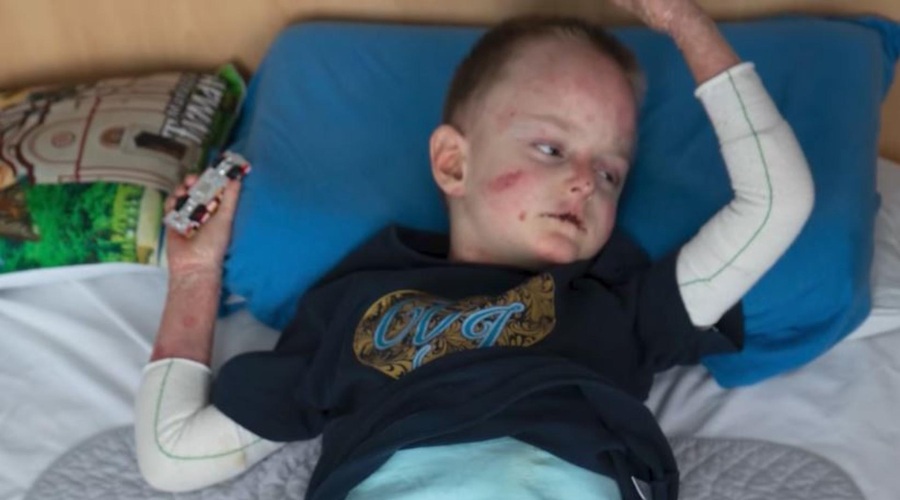 Slovenci smo stopili skupaj in rešili življenje: 4-letni deček Miloš s kruto boleznijo je prejel prvi odmerek zdravila (FOTO in VIDEO) (foto: Facebook/Društvo Viljem Julijan)