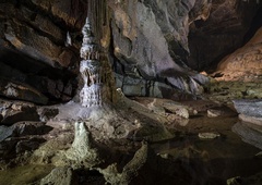 Ujetniki Križne jame: izhoda zaradi narasle vode ni, obtičijo lahko za več dni