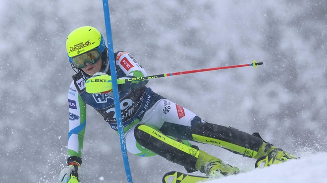 V finale slaloma v Kranjski Gori dve Slovenki (foto: Bobo)