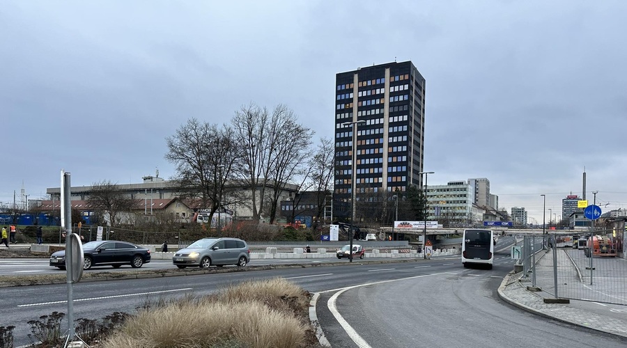 Na Dunajski delno stekel promet, a še vedno lahko pričakujemo gnečo (foto: Uredništvo)