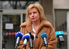 Zaradi zasedenosti UKC Ljubljana so bolniki kar na hodnikih (kaj je zapolnilo kapacitete?)