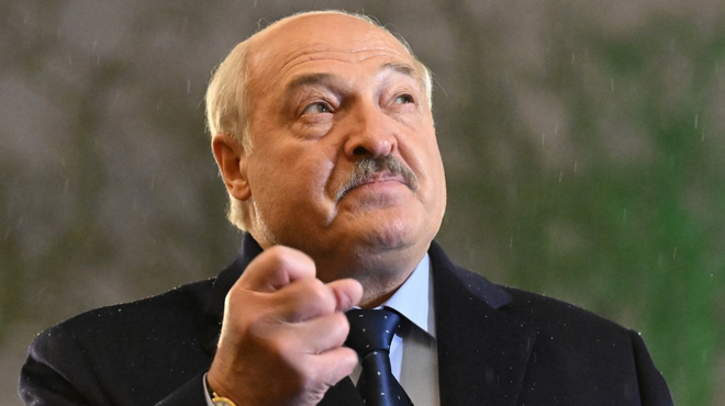 Farsa brez mednarodnega nadzora: Aleksander Lukašenko Belorusijo še dodatno potisnil v "evropsko izolacijo" (foto: Profimedia)