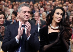 Drama sredi Ljubljane: tako je Tina Gaber branila Roberta Goloba