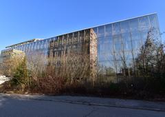 Sedaj je znano: to je prava velikost sodne stavbe na Litijski (ne boste verjeli, za kakšno številko gre!)