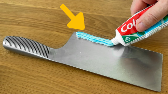 Obstaja dober razlog, zakaj morate na svoj kuhinjski nož nanesti zobno pasto (VIDEO) (foto: YouTube/come cucinare)