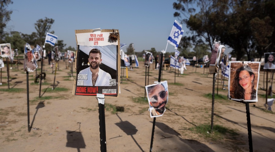Talci, ki jih v napadu na Izrael ugrabil Hamas, slabega zdravja: Izraelcem se je zdaj uspelo dogovoriti, da bodo prejeli ... (foto: Profimedia)