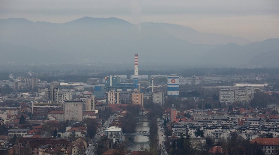 Arso z novim opozorilom: zaradi temperaturnega obrata onesnažen zrak v nižinah (foto: Profimedia)