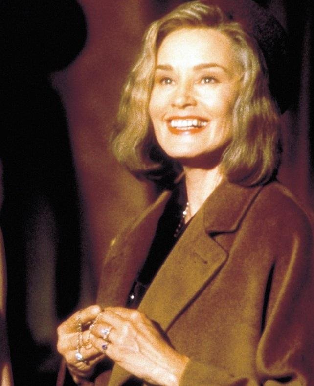 Poleg oskarjev je Jessica Lange prejela številne druge pomembne filmske nagrade, med drugim več zlatih globusov ter tri emmyje.