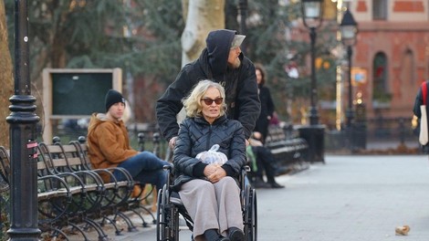 Hollywoodska diva pristala na invalidskem vozičku