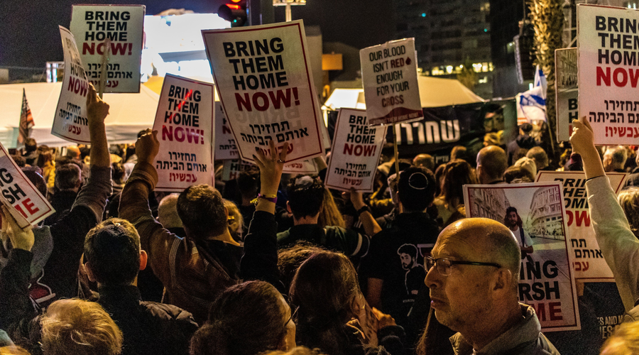 V Izraelu po 100 dneh od ugrabitve talcev množični protesti: "Prihajali bomo sem teden za tednom ..." (foto: Profimedia)
