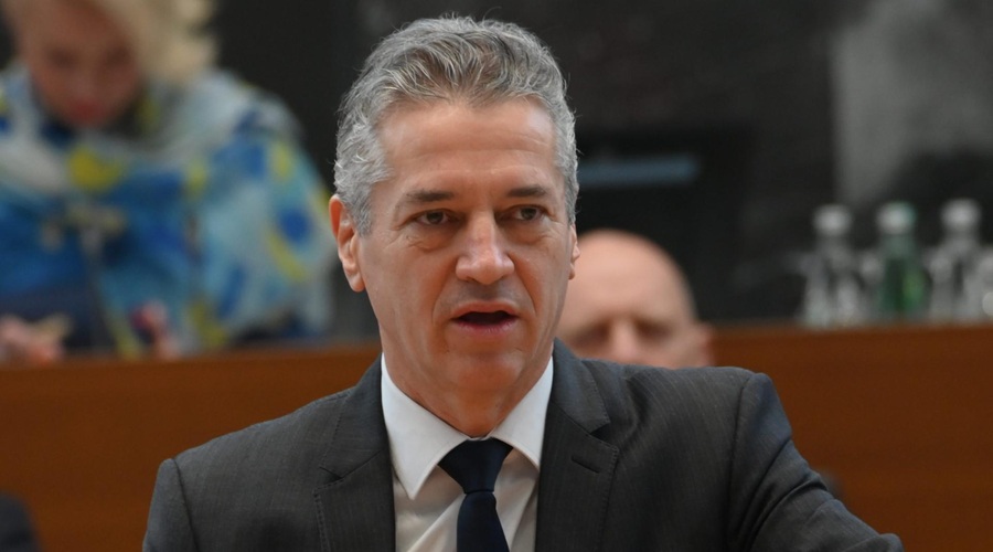 Golob pozval zdravnike k prekinitvi stavke: pacienti si tega zagotovo ne zaslužijo (foto: Žiga Živulović j.r./Bobo)