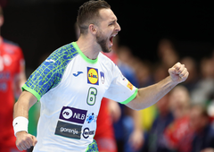 Slovenski rokometaši v napetem dvoboju porazili favorizirano Norveško in se prebili v drugi del evropskega prvenstva