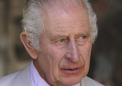 Karel III. mora na operacijo prostate, odsotna tudi William in Catherine: kdo bo prevzel kraljeve dolžnosti?