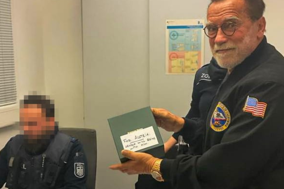 Arnolda Schwarzeneggerja pridržali na nemškem letališču: obtožili so ga kršenja davčne zakonodaje (foto: X/journaIite)