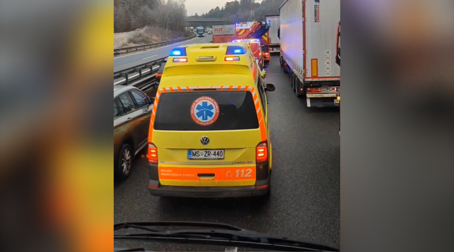 Huda prometna nesreča na pomurski avtocesti, reševalni konvoj pa obstal: tokrat niso bili krivi vozniki, ampak ... (VIDEO) (foto: X/Reševalni pas)