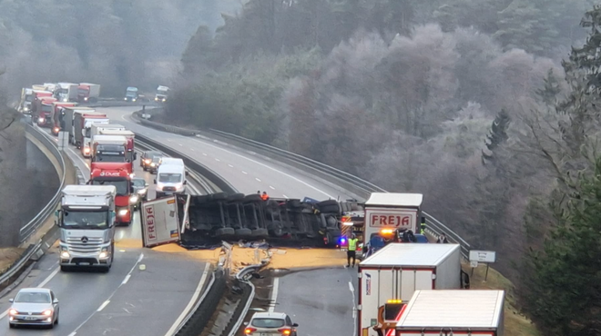 Huda nesreča na pomurski avtocesti terjala eno življenje (foto: Posnetek zaslona/Facebook profil Radarji v Pomurju)