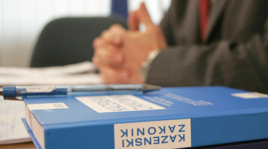 Obeta se nova stavka: kdo bo svoje dolžnosti omejeno opravljal tokrat? (foto: Bobo)