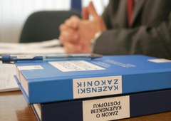 Obeta se nova stavka: kdo bo svoje dolžnosti omejeno opravljal tokrat?