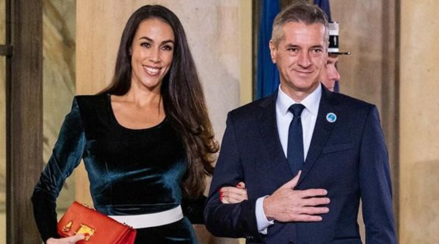 Na kolena in ... akcija! Tina Gaber se je posnela med pospravljanjem (FOTO) (foto: Instagram/Tina Gaber)