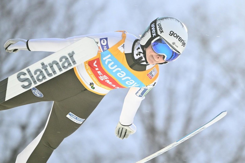 Nika Prevc zopet pometla s konkurenco in si priborila že peto zmago (foto: Profimedia)