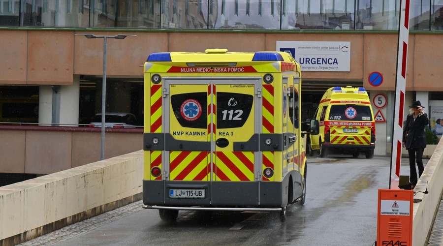 Huda prometna nesreča na Vrhniki: voznica povozila otroka (foto: Bobo)