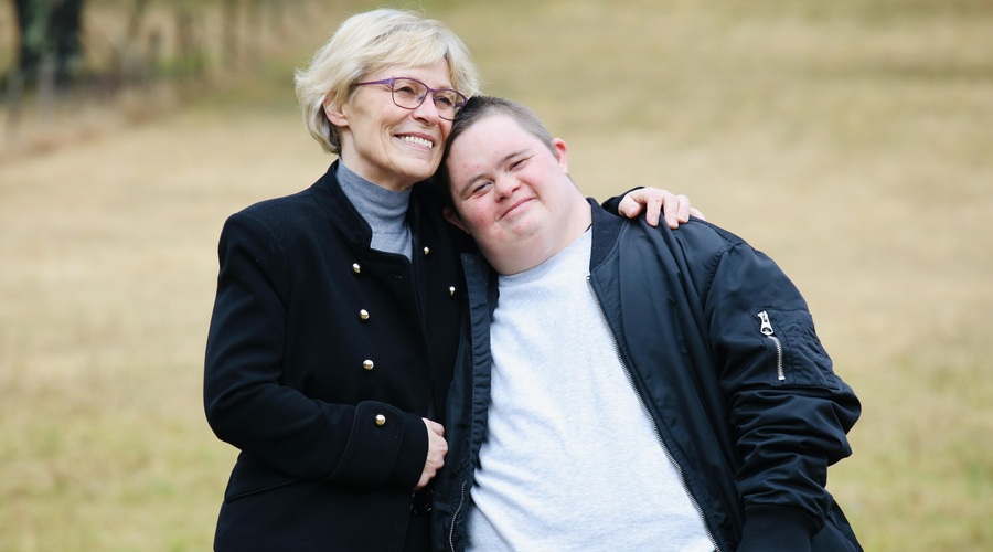 Osebe z Downovim sindromom marsikje niso zaželene: "Bi jih morali skriti pred očmi ljudi? Pokriti njihove obraze in telesa z vrečami?" (foto: Aleksandra Saša Prelesnik)