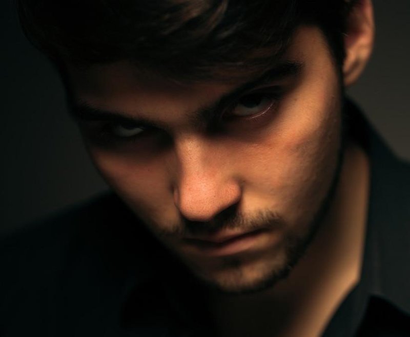 črne oči narcisa, narcisist