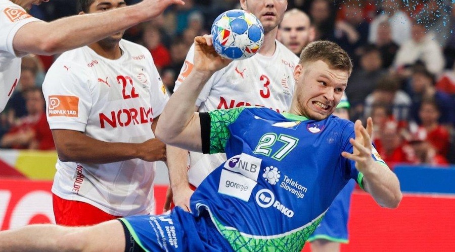 Zmaga za Slovenijo! Naši rokometaši na EP premagali svetovne prvake Dance (foto: Twitter/rzs_si)