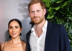 Harry in Meghan pod plazom kritik: namesto na obisk k bolnemu kralju - izlet na sončno Jamajko