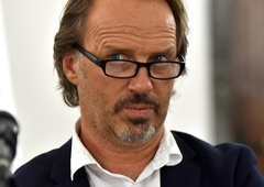 Izbor Raiven buri duhove: na RTV padla prva glava (odstopil je kar sam)