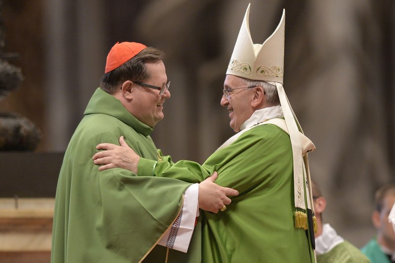 Kardinal Gerald Lacroix in papež Frančišek.