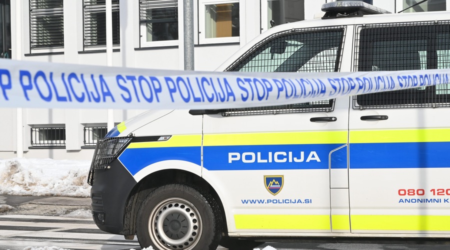 Policija objavila črno statistiko: toliko umorov in ubojev so obravnavali v letu 2023 (foto: Bobo)