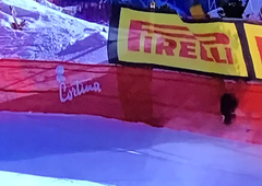 V televizijskem prenosu so se slišali kriki: grozljiv padec smučarske zvezdnice (FOTO)