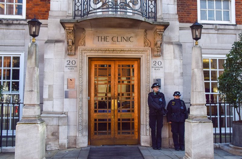 Londonska klinika, v katero so sprejeli britanskega kralja.