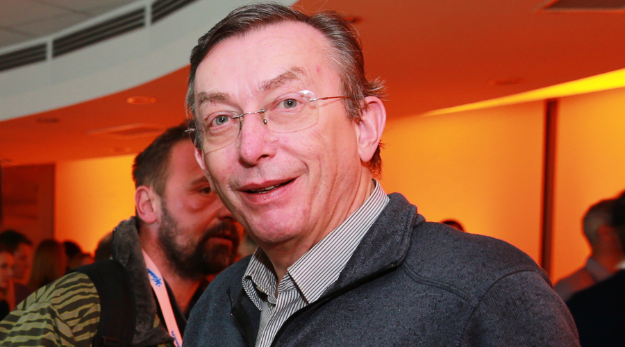 Je res kar med prenosom odprl pločevinko?! Andrej Stare "podiral kupčke", jezik pa se mu je strašno zapletal (VIDEO) (foto: Mediaspeed/Borut Cvetko)